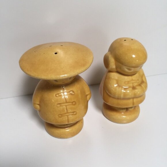 Vintage Retro 50s Asian Salt and Pepper Shaker - Picture 7 of 8
